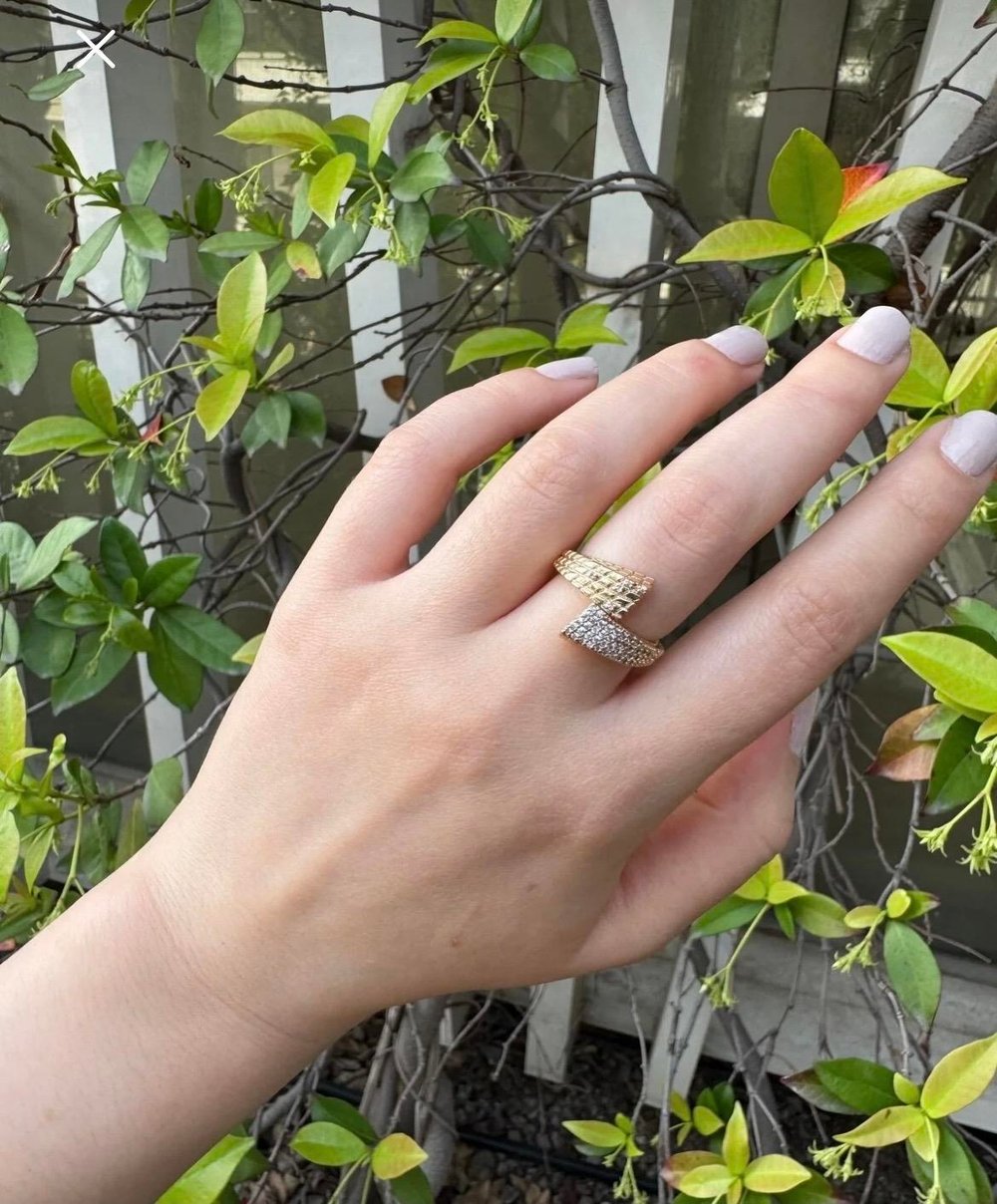 Kadın Altın Renk Taşlı Yılan Model Çelik Yüzük (Ayarlanamaz )- Şık ve Trend Aksesuar