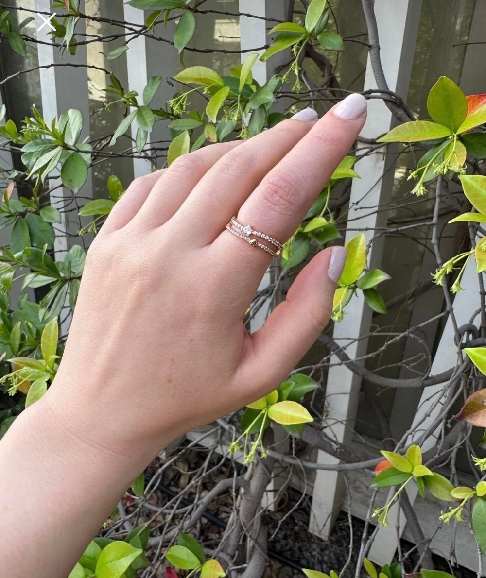 Kadın Çelik Kalpli ve Taşlı Çift Sıra (Ayarlanamaz) Yüzük – Altın Renk Zarif Tasarım