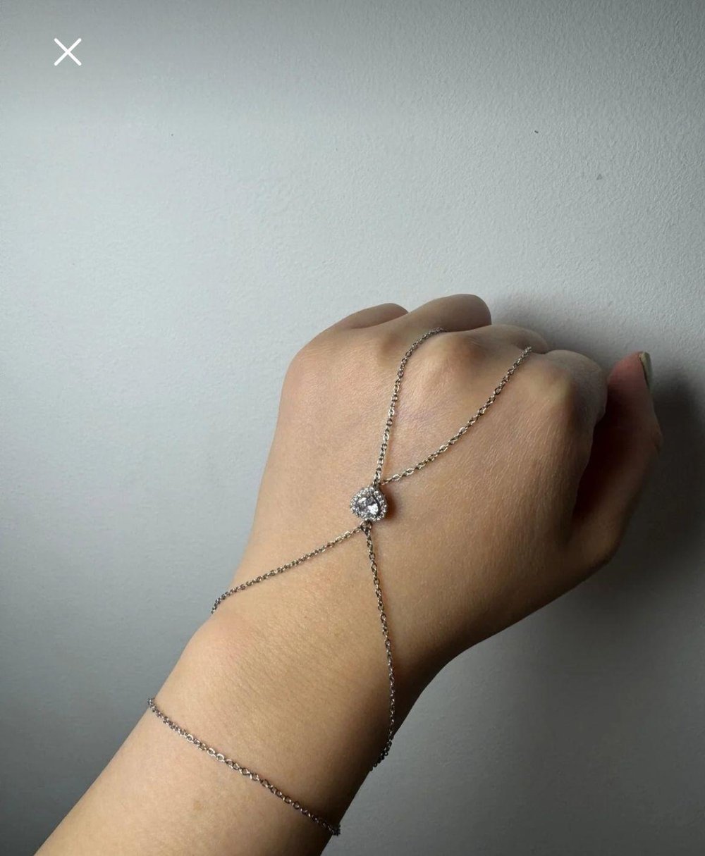 Kalpli Taş Detaylı Şahmeran Bileklik – Zarif ve Şık Tasarım