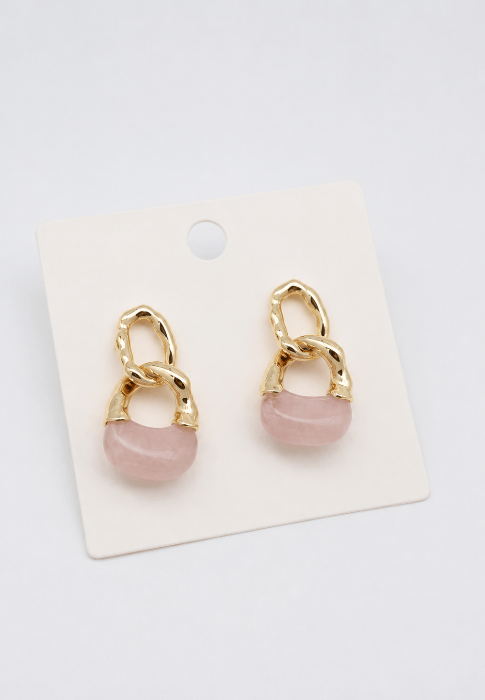 Pembe Taşlı Gold Zincir Detaylı Küpe 
