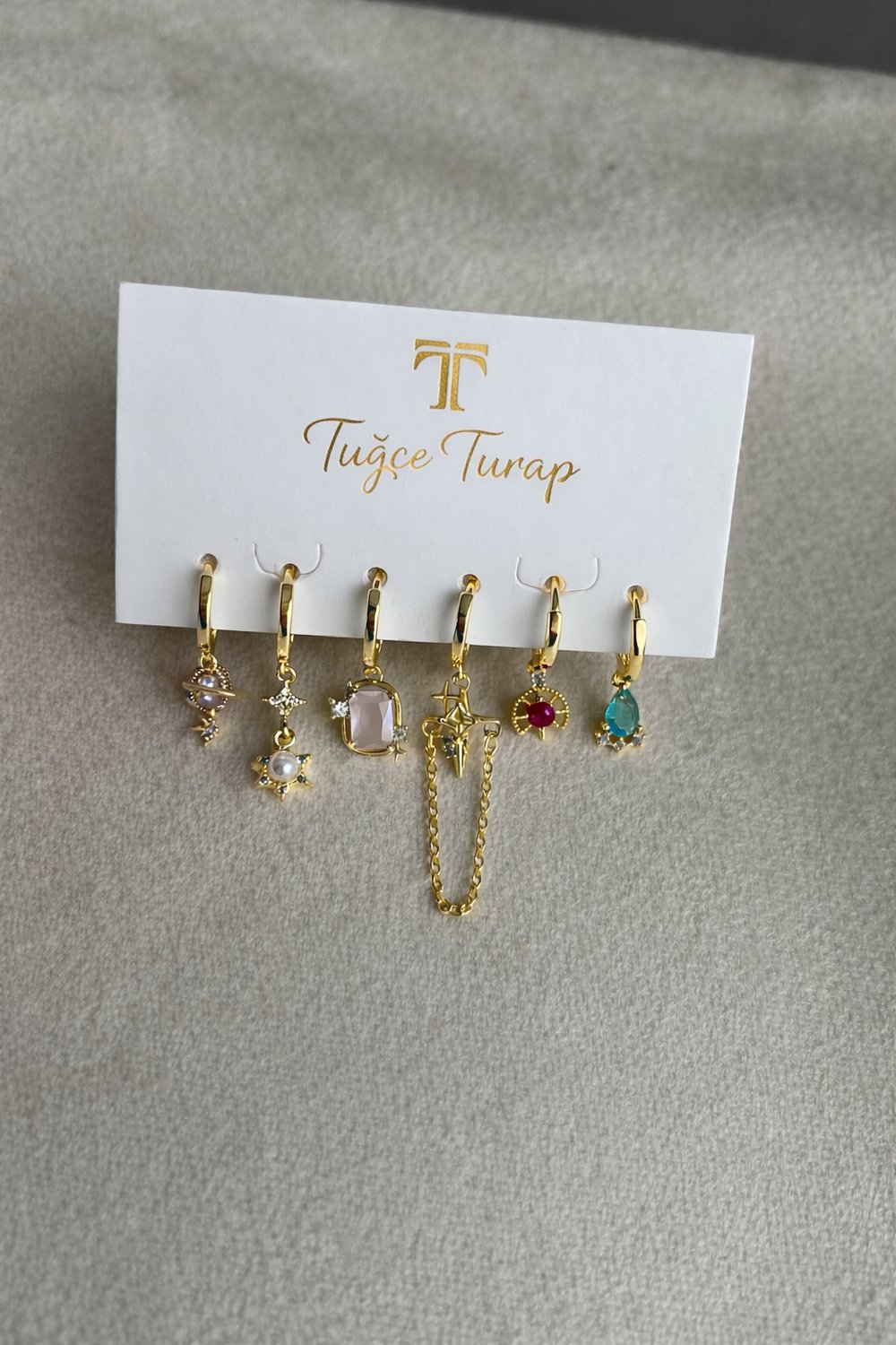 Taşlı Charm Detaylı 6'lı Çelik Küpe Seti – Yıldız ve Zincir Detaylı