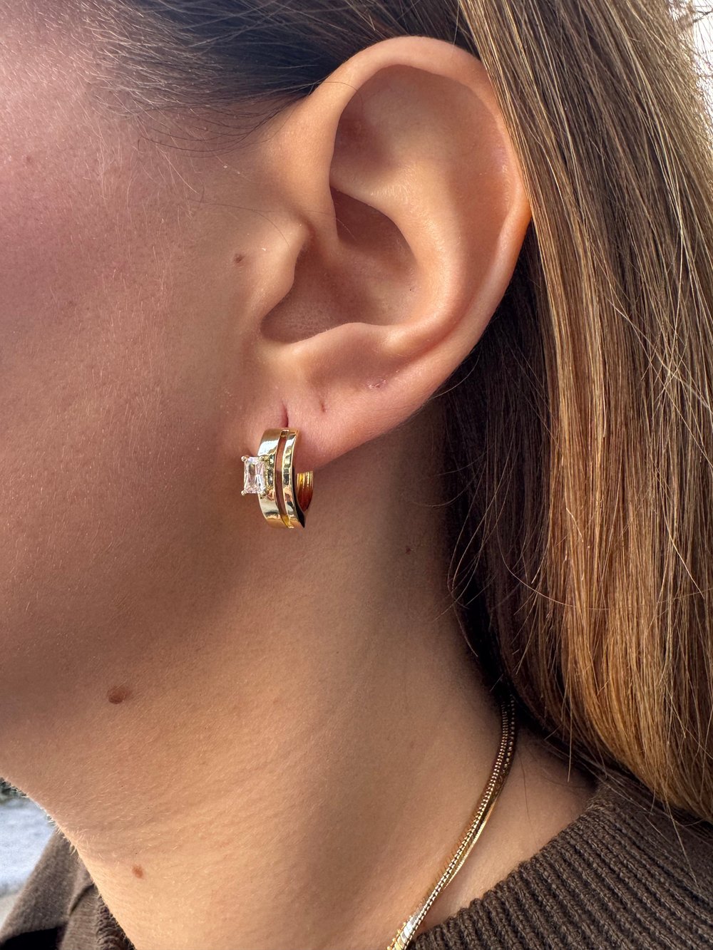 VIP Seri Baget Taş Detaylı 14K Gold Tone Çelik Halka Küpe