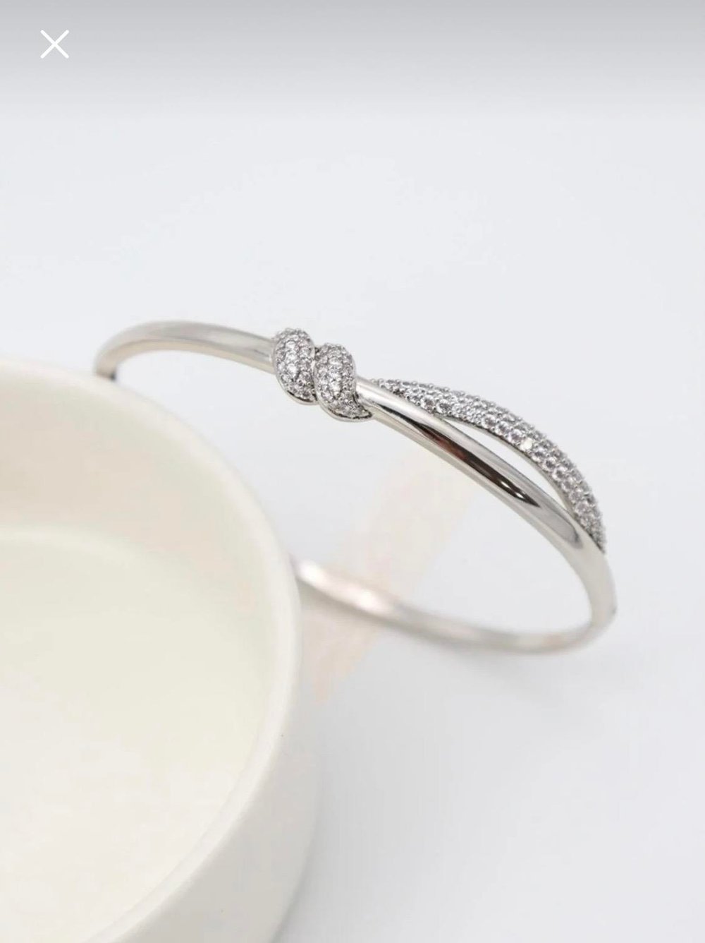 Zirkon Taşlı Gümüş Renk Kadın Çelik Kelepçe