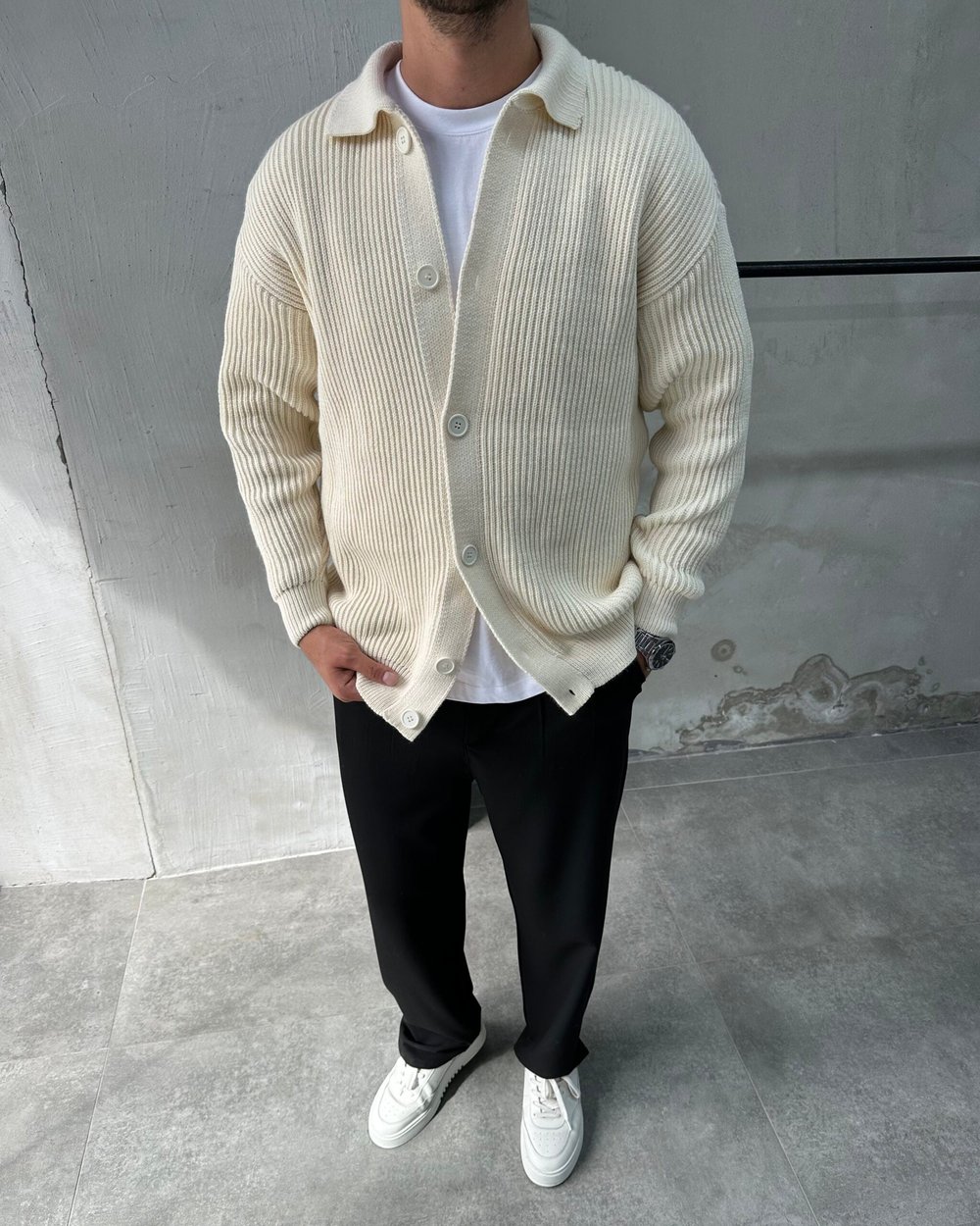 Düğmeli Krem Örme Hırka