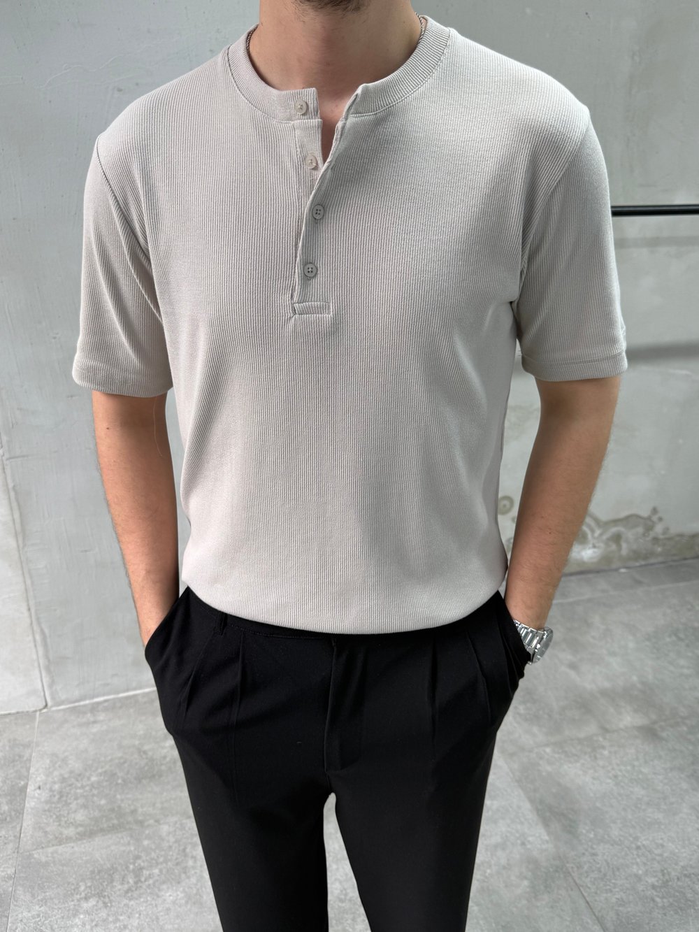 Slim Fit Düğmeli Yaka Fitilli Kısa Kollu Taş T-shirt