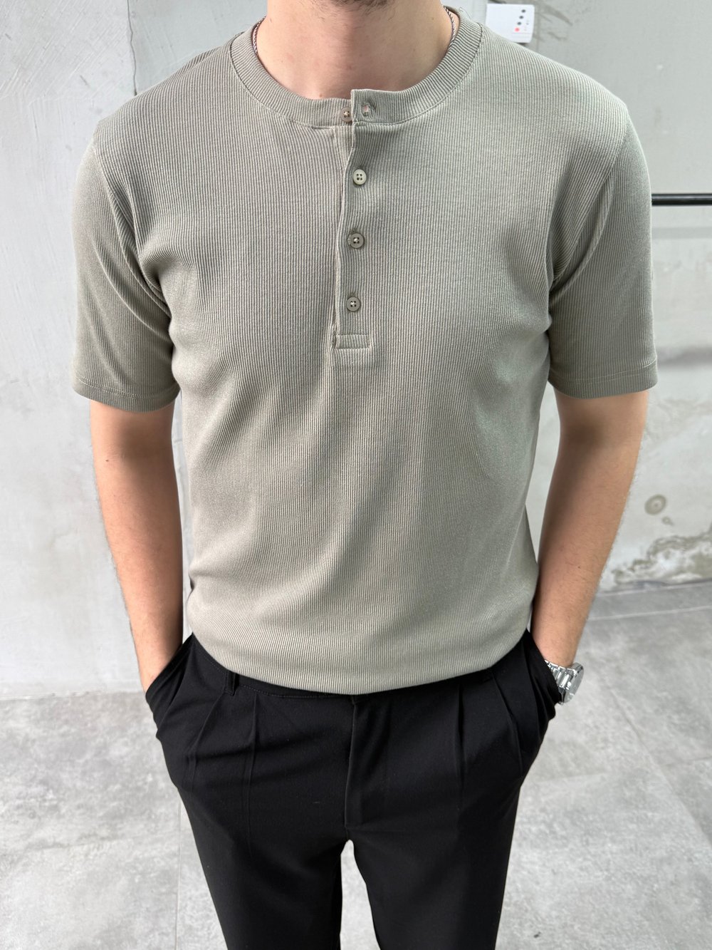 Slim Fit Düğmeli Yaka Fitilli Kısa Kollu Haki T-shirt