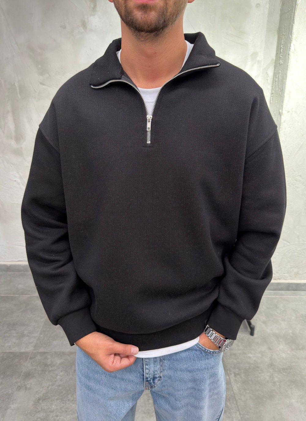 Yaka Yarım Fermuarlı Şardonlu Siyah Sweatshirt