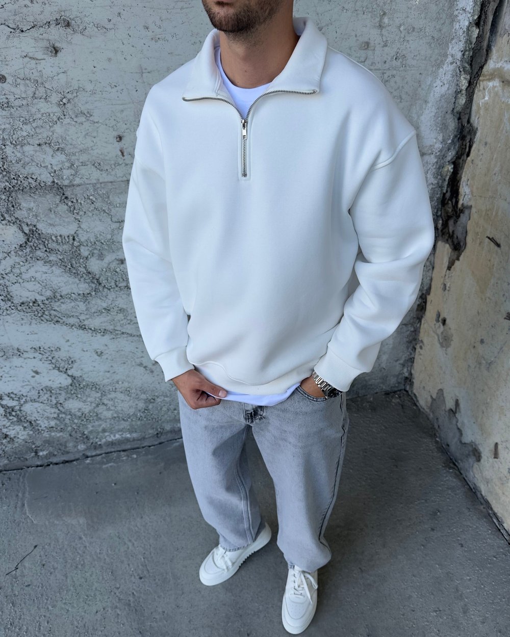 Yarım Fermuarlı Yüksek Yaka Beyaz Sweatshirt