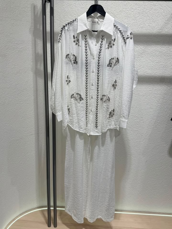 GÖMLEKLİ TAKIM 