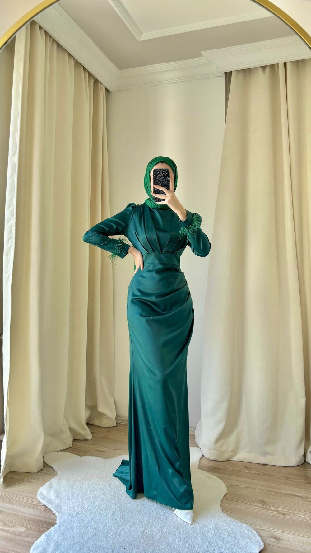 Kolları Püsküllü Saten Abiye - Zümrüt