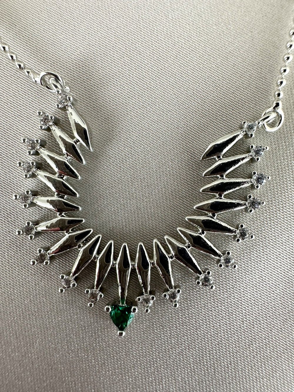 14K Özel Seri Yeşil Taşlı Yelpaze Kolye(Silver)