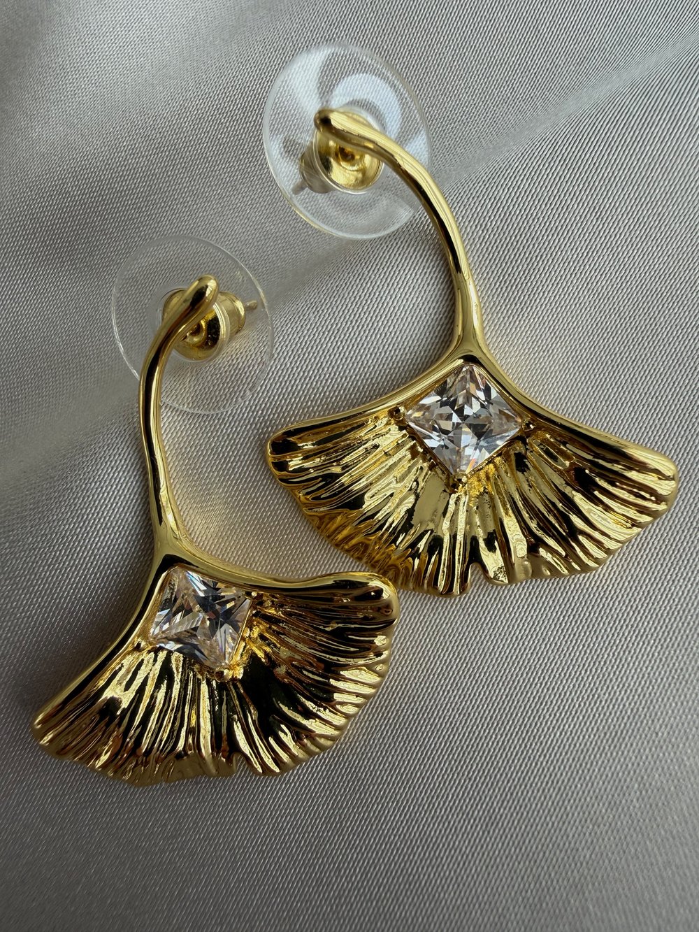Kıvrımlı Yelpaze Küpe(Gold)