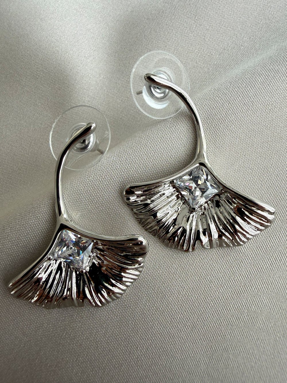 Kıvrımlı Yelpaze Küpe(Silver)
