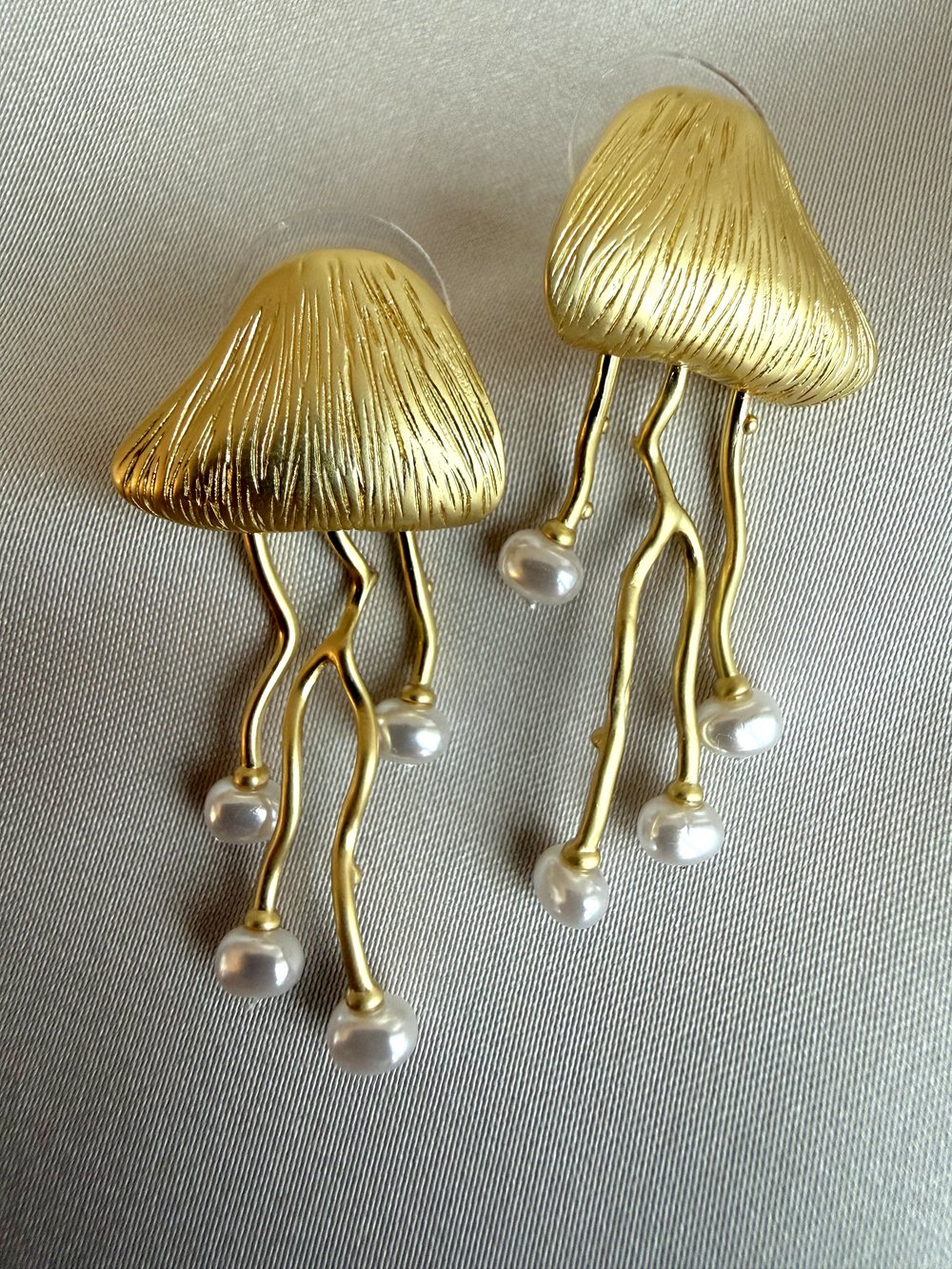 Mat İncli Deniz Anası Küpe(Gold)
