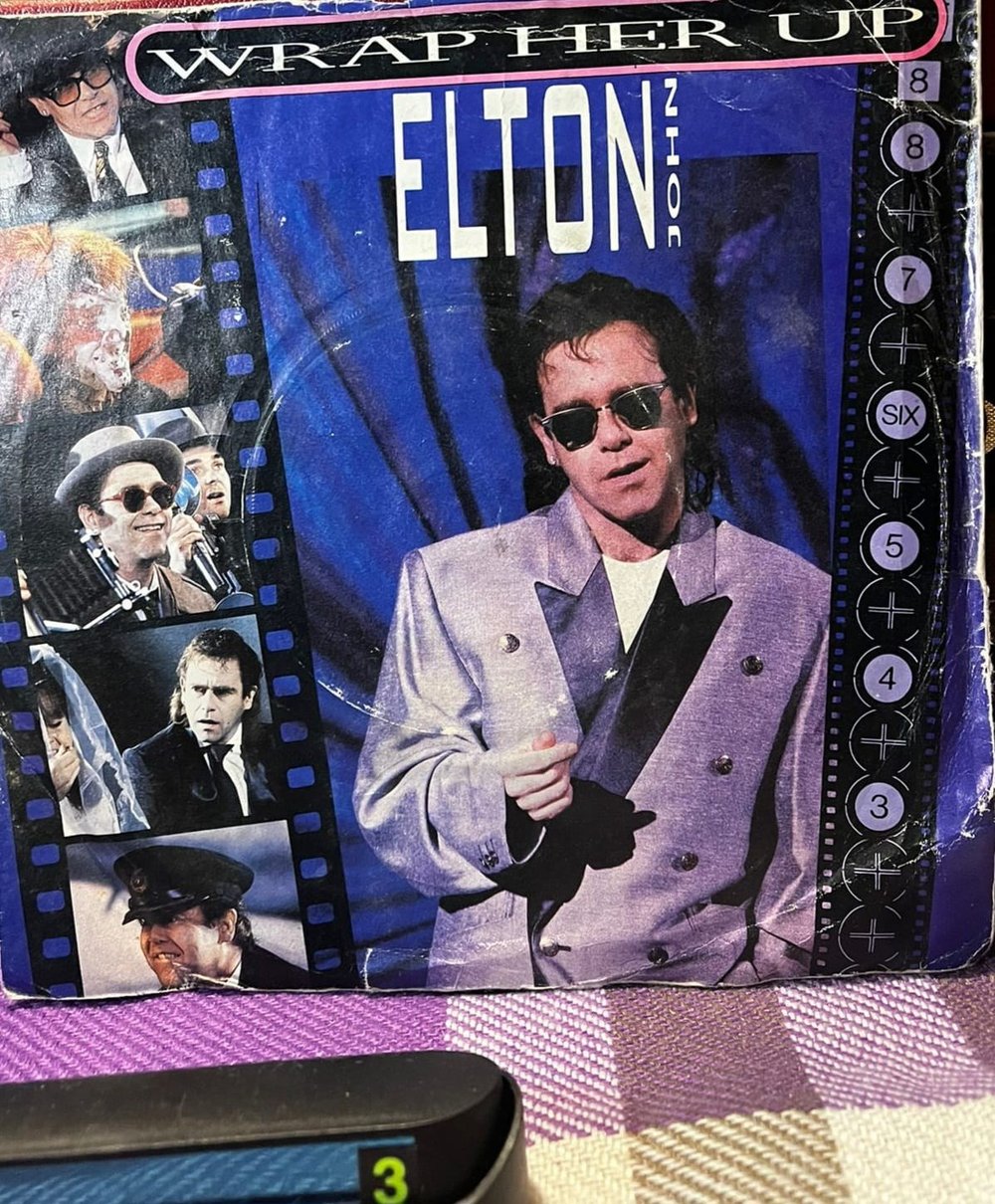 Elton John - Wrap Her Up / Restless (Live) (1985 UK Press) 45'lik Plak