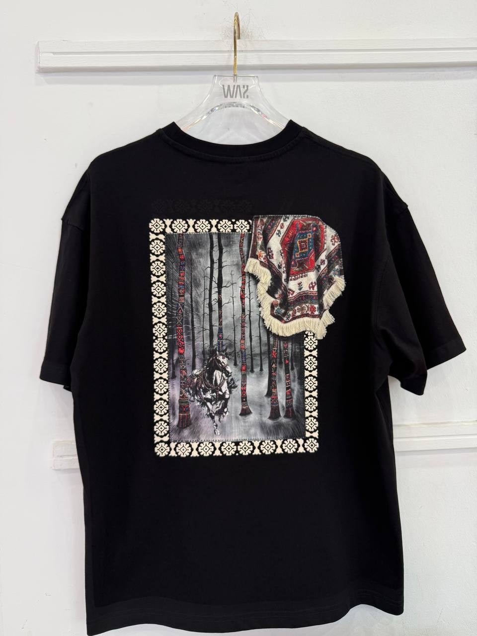 Urban Kilim Atlı Dokuma Patchli Oversize Siyah Tişört