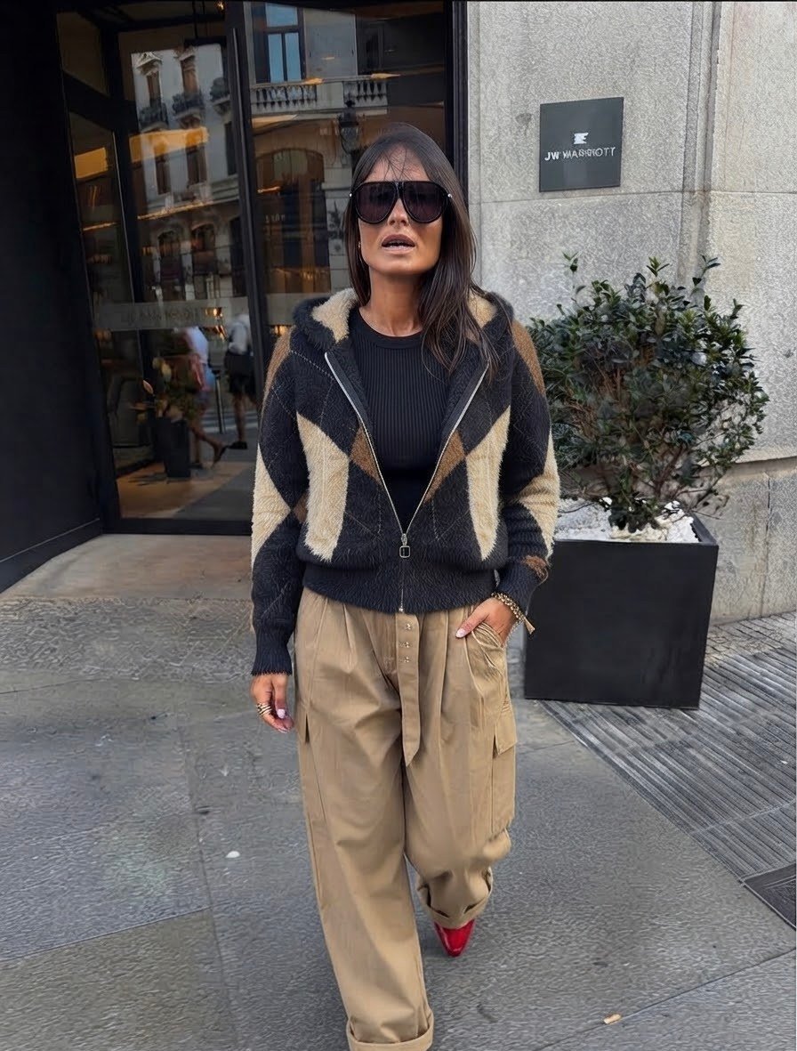 Argyle Desenli Kapşonlu Siyah Fluffy Hırka