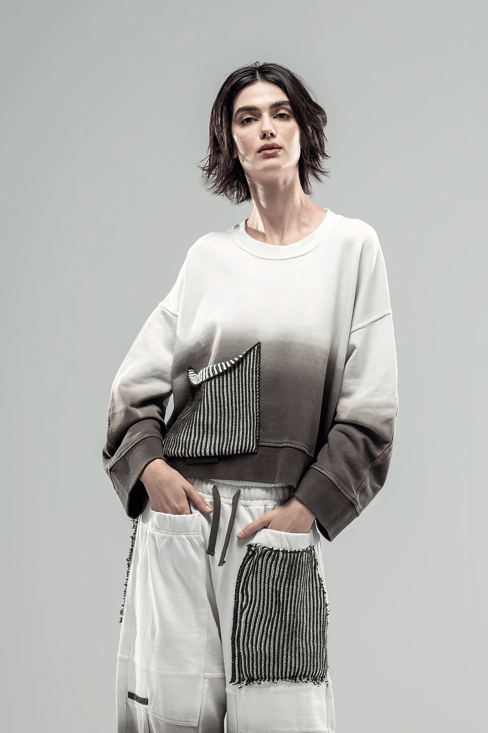 Degrade Geçişli ve Çizgili Cep Detaylı Sweatshirt