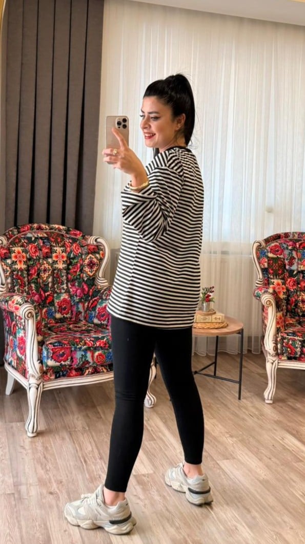 Kolları Volanlı Çizgili Basic Bluz