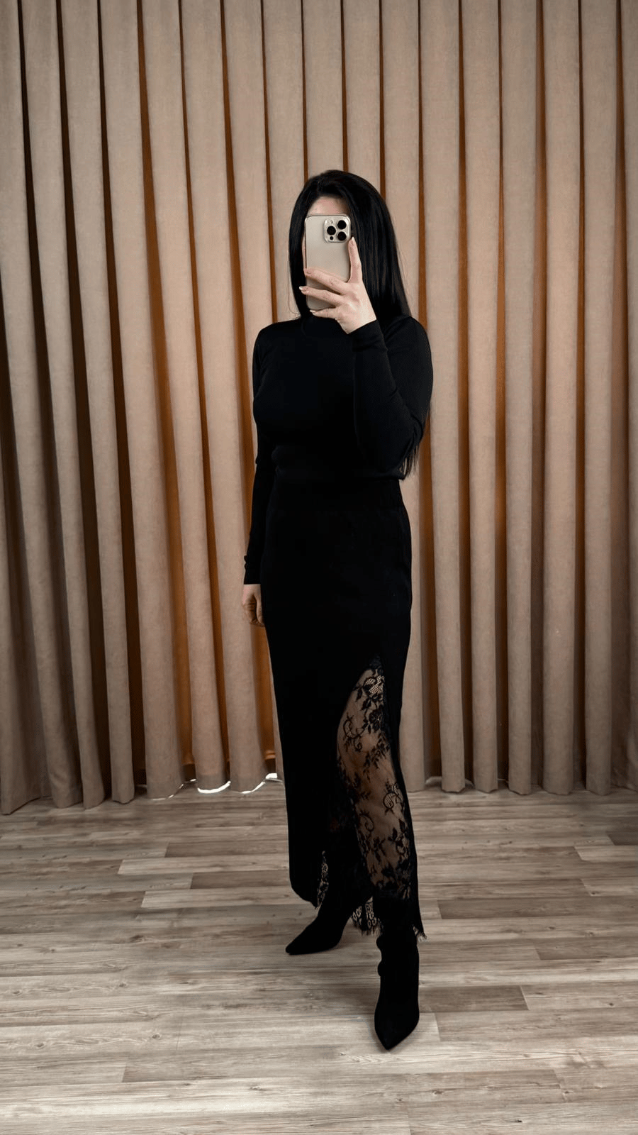 Siyah Dantelli Etek