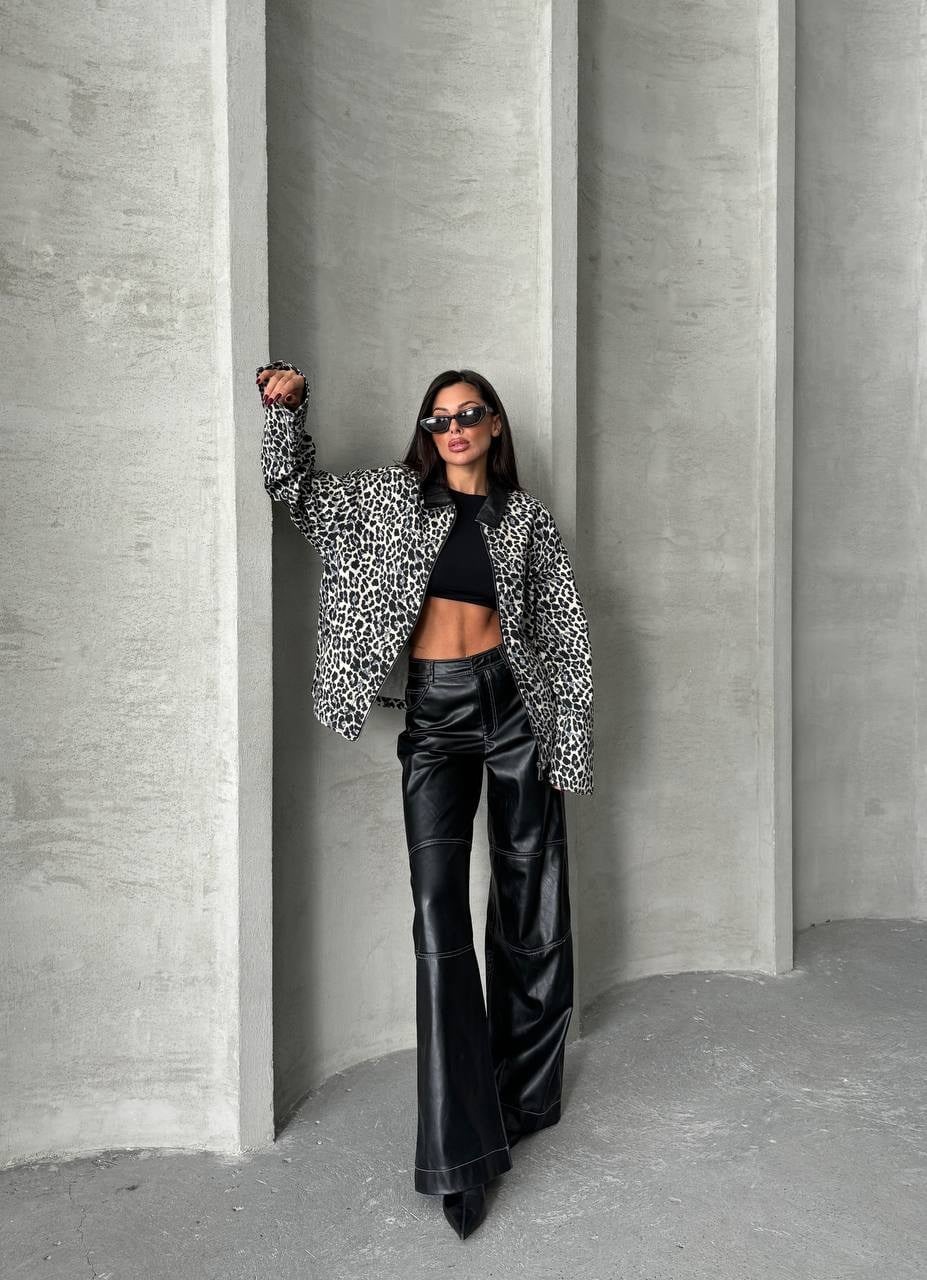 Deri Yakalı Leopar Desenli Oversize Denim Mont