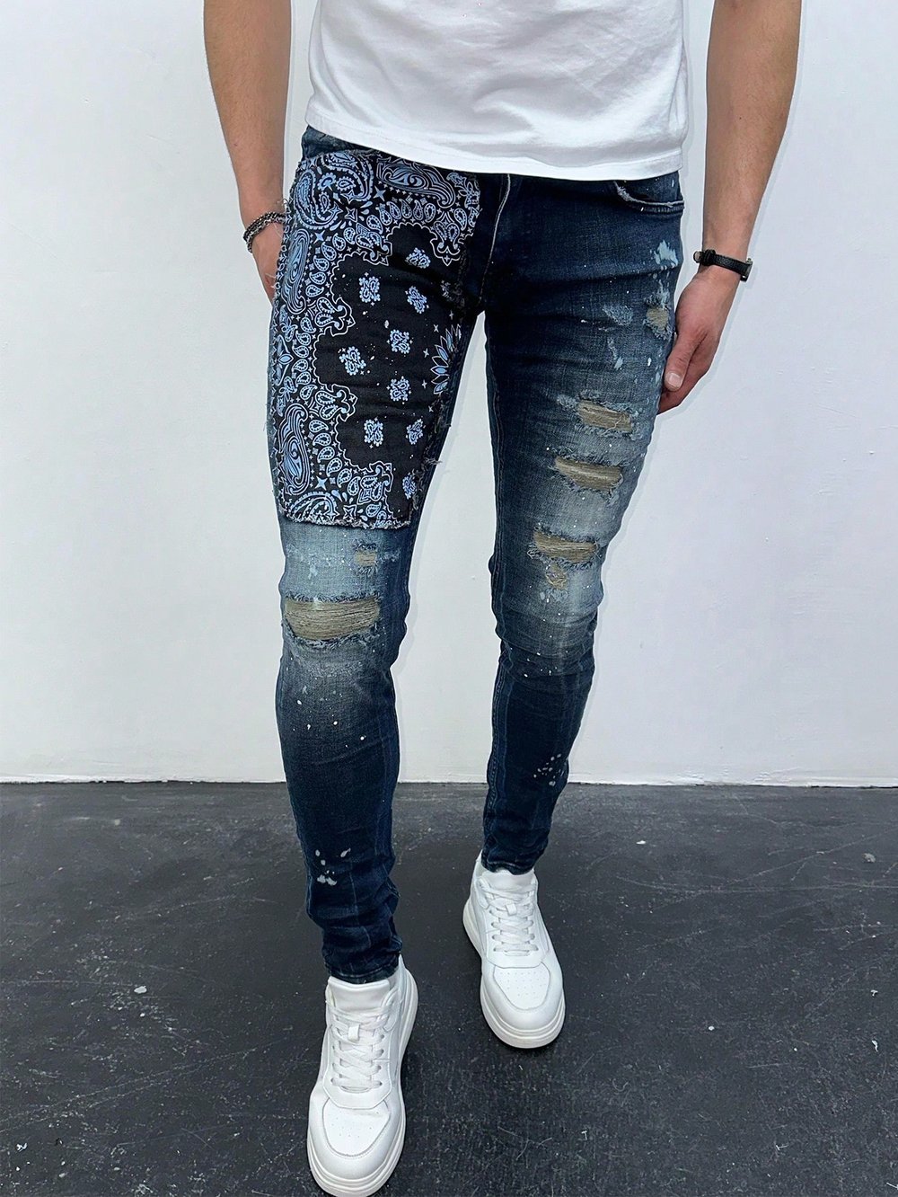 Erkek Slim Fit Bandana Desenli Yırtık Detaylı Likralı Denim Jean Pantolon Koyu Mavi