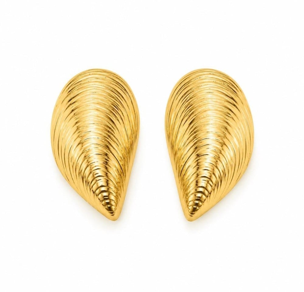 Tırtık Desenli Midye Gold Küpe