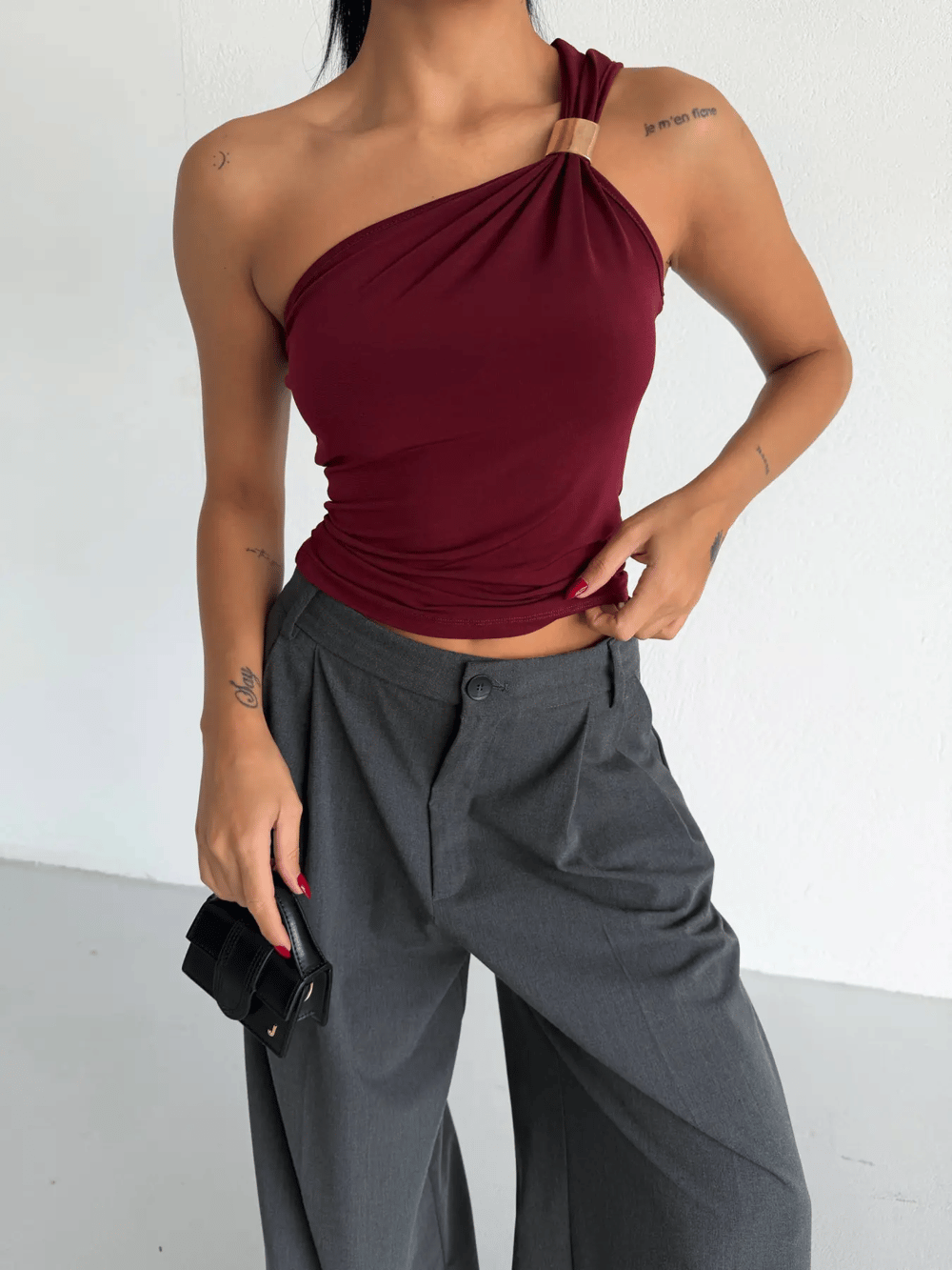 Kadın Bordo Tek Omuz Gold Metal Detaylı Sandy Bluz HZL26S-FRY123821