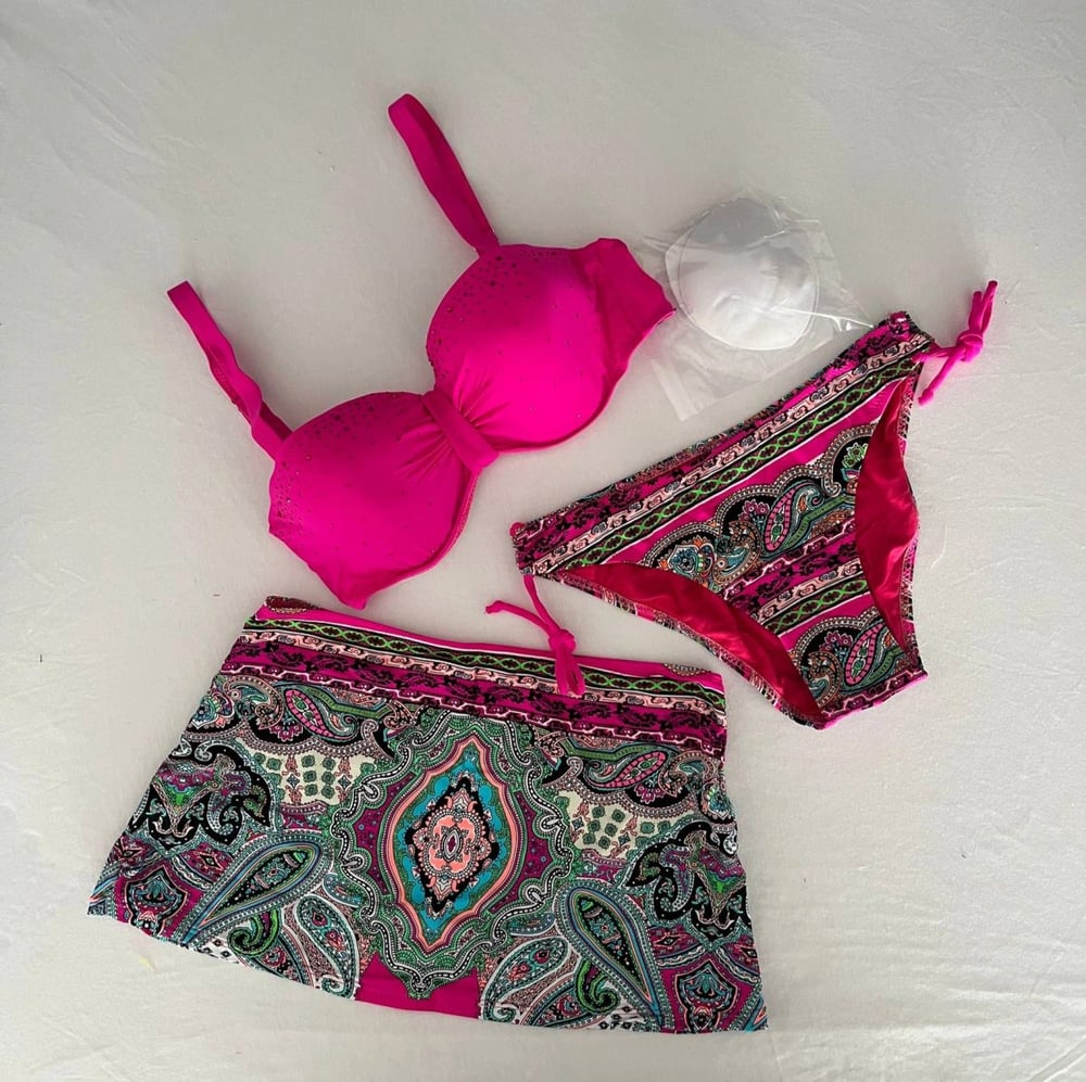Kadın Fuşya Taş İşlemeli Desenli 3 Parça Bikini Takım HZL25S-LC3326
