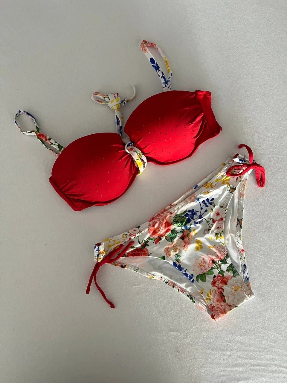 Kadın Kırmızı Taş İşlemeli Astarlı Bikini Takım HZL25S-LC208