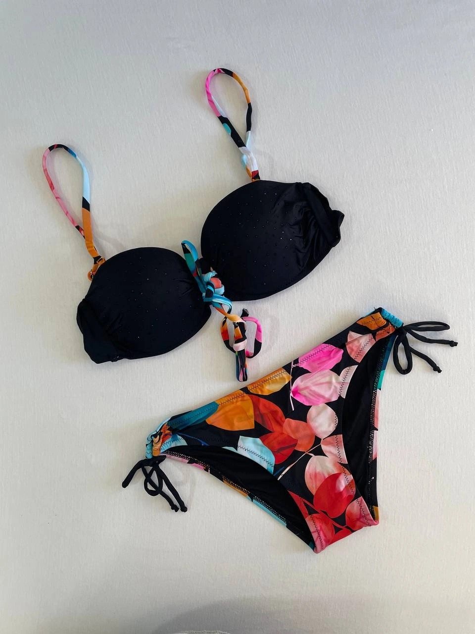 Kadın Siyah Taş İşlemeli Astarlı Bikini Takım HZL25S-LC207