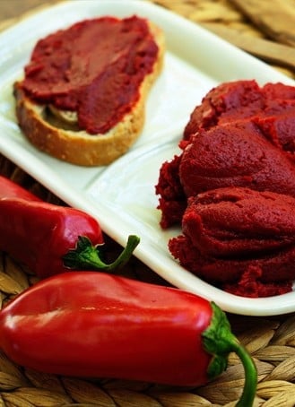 Gün kurusu tatlı biber salçası 1 kg.