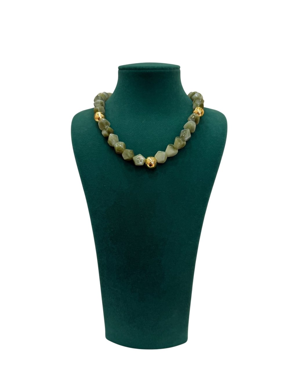 Yeşil Renk Gold Detaylı Boncuk Kolye (40+5 CM)