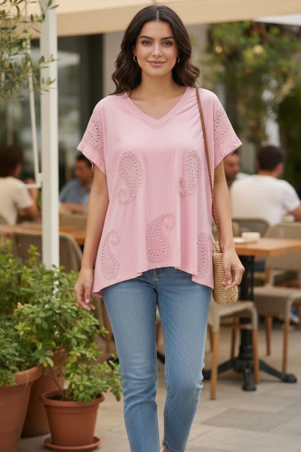 İtalyan  Ön Pamuklu Arka Likralı Penye Fisto Nakış Desenli V Yakalı Tunik Bluz Pembe