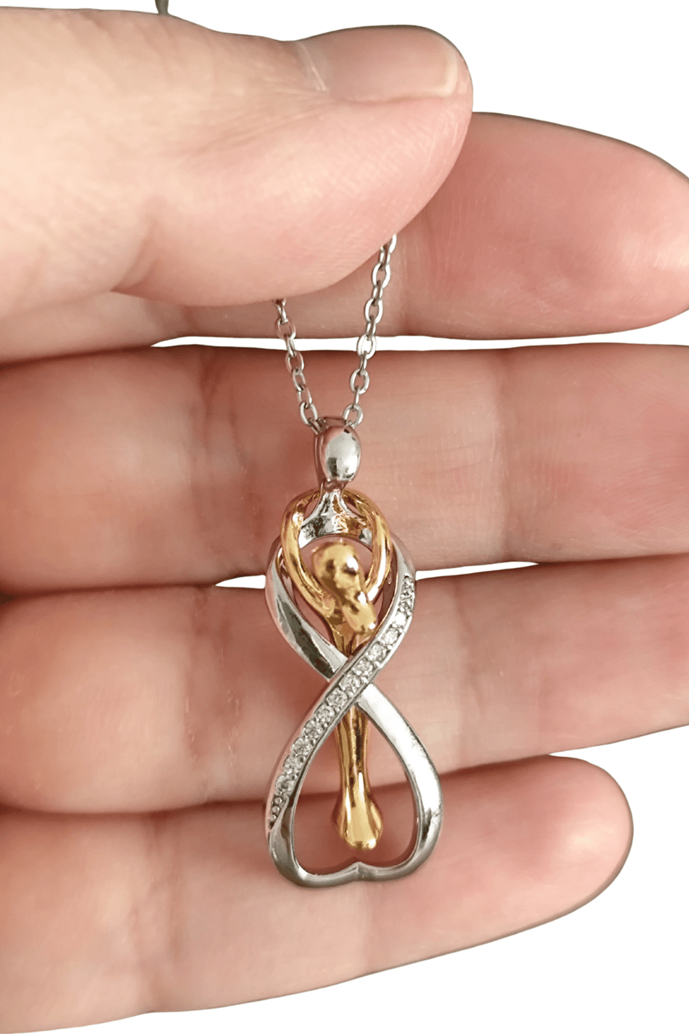 Infinity Embrace – Sonsuz Aşk Figürlü Kolye