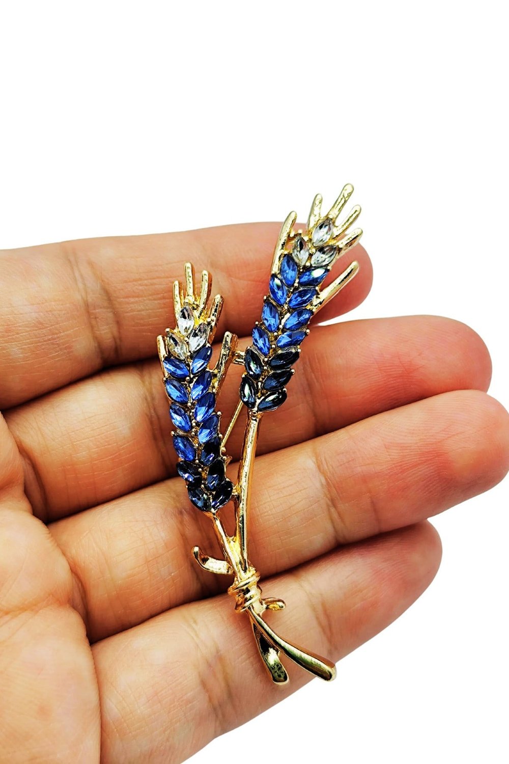 Mavi Kristal Buğday Başak Broş – Zarif Doğa Temalı Brooch | Kadın Şık Takı ve Aksesuar