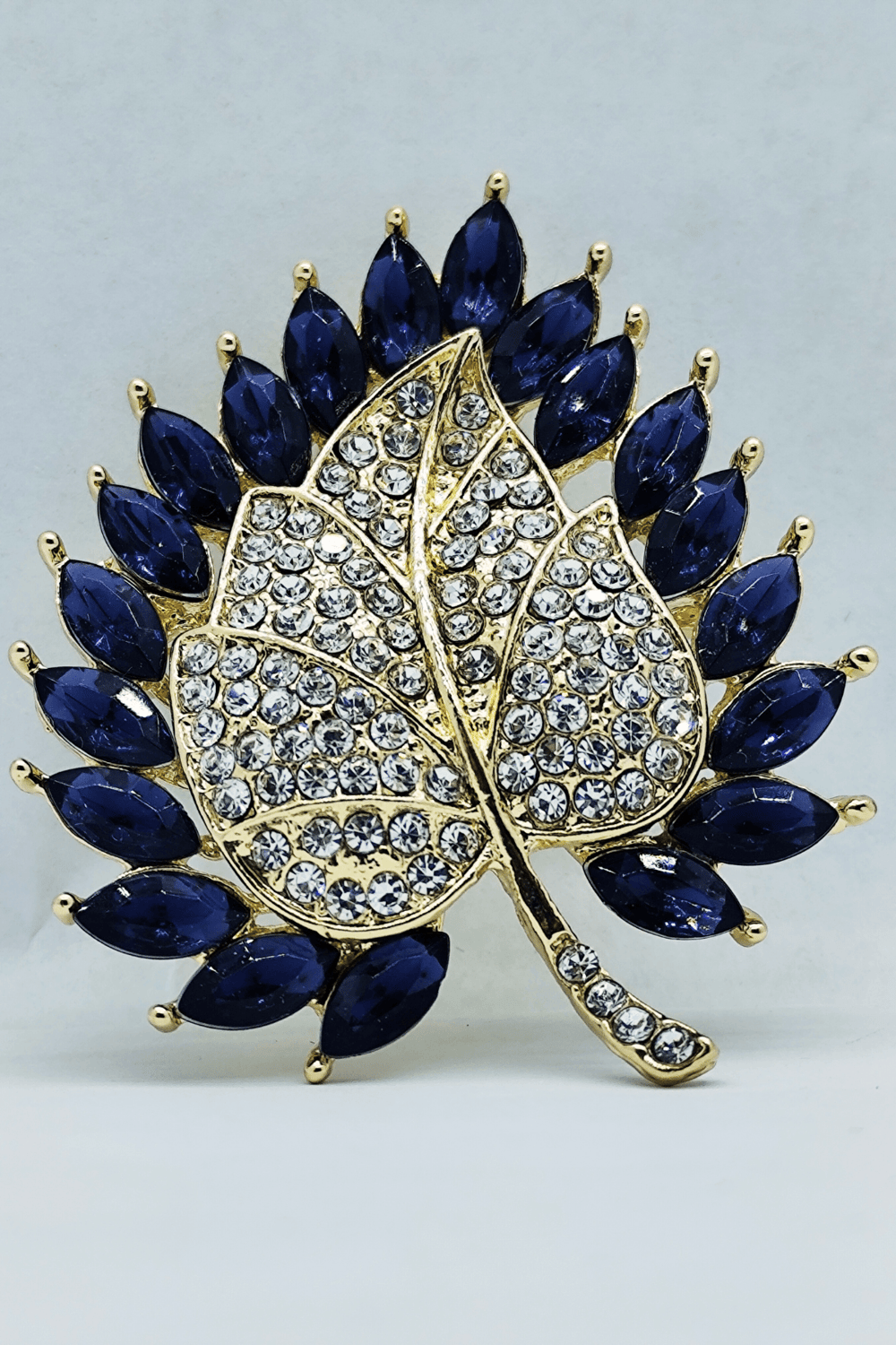 Royal Sapphire Işıltılı Taşlı Yaprak Tasarım Broş