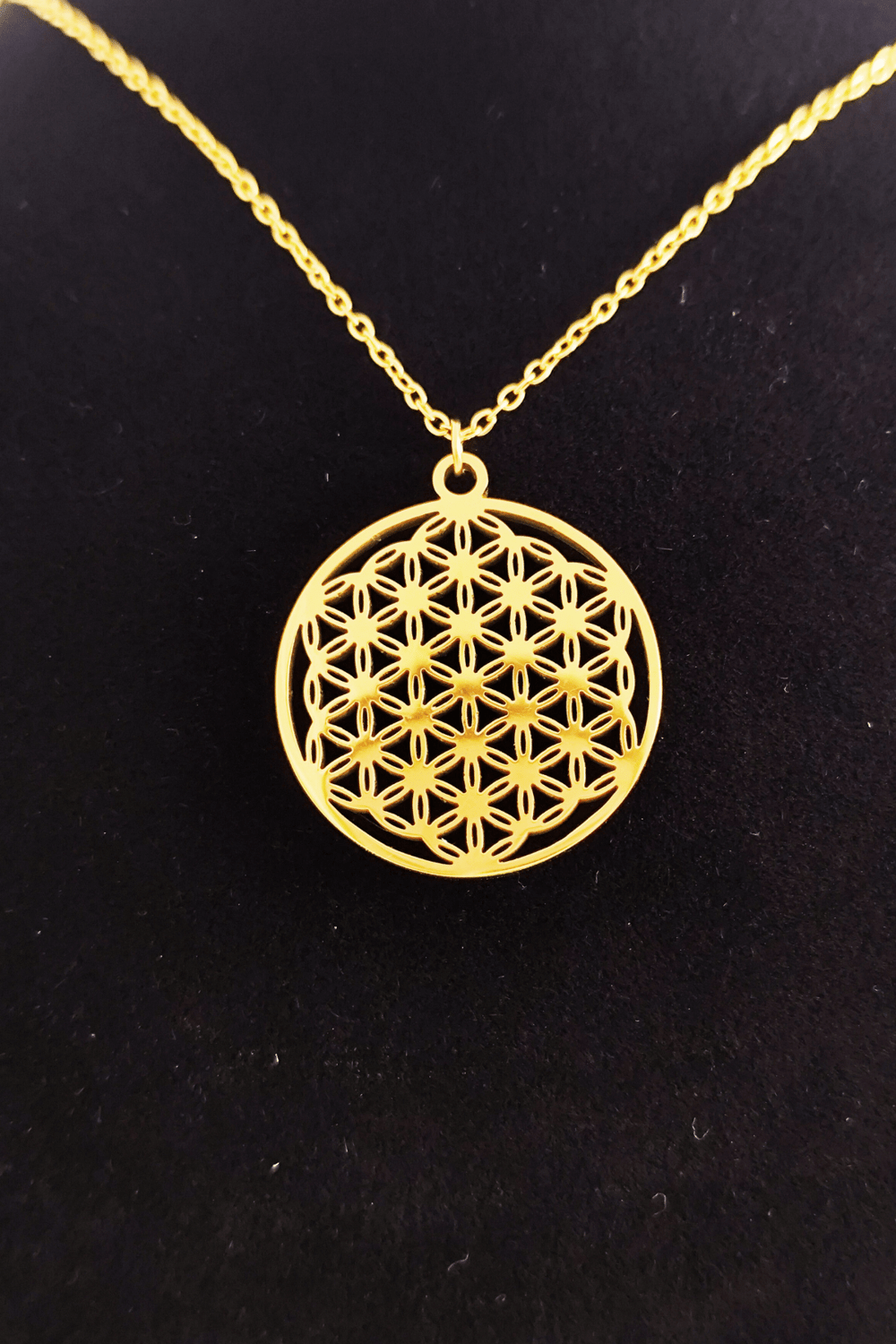 Sacred Bloom – Yaşam Çiçeği Sembol Kolye