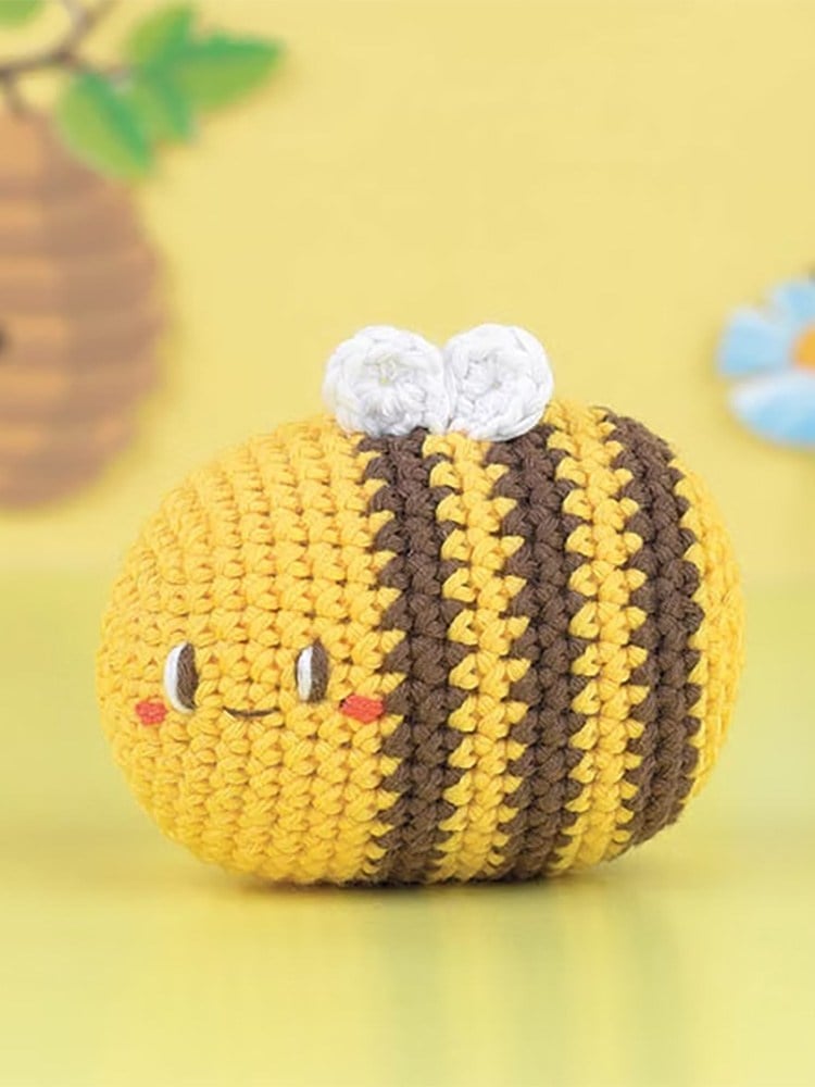 Hello Adorable Amigurumi Kit - Bee Billie