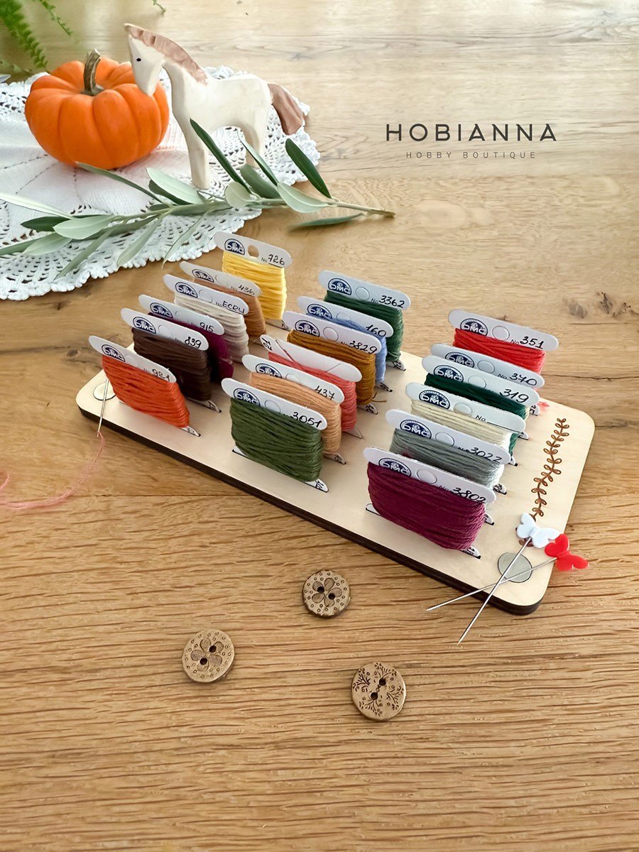 Hobianna 18 pcs Olivia Wooden Spool Stand