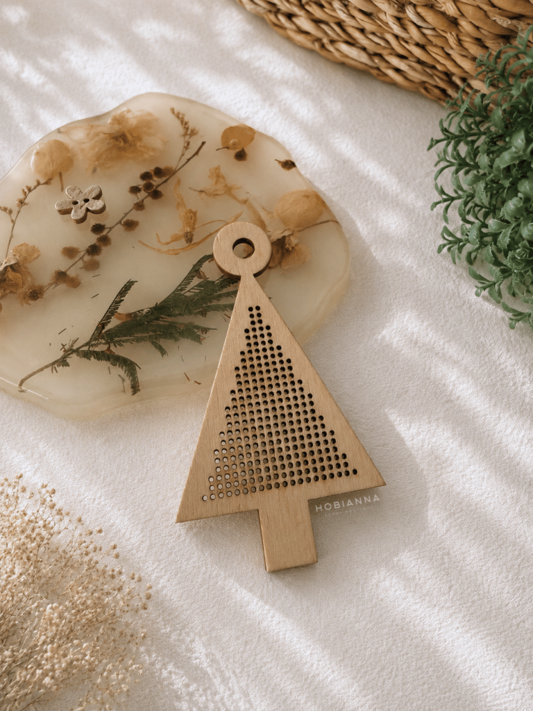 Hobianna Wooden Aida - AE-001 - Christmas Tree