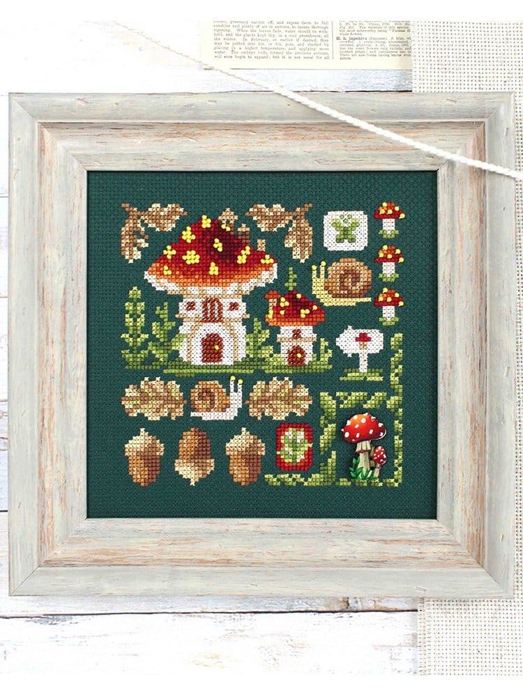 MP Studia Mini Sampler: Mantar Evi Kanaviçe Kiti (Etamin, İplik ve Şema Dahil) - HB-944
