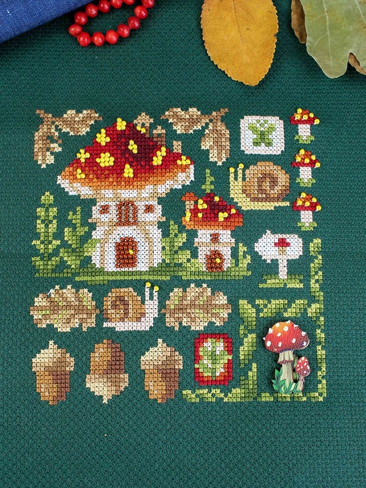 MP Studia Mini Sampler: Mantar Evi Kanaviçe Kiti (Etamin, İplik ve Şema Dahil) - HB-944