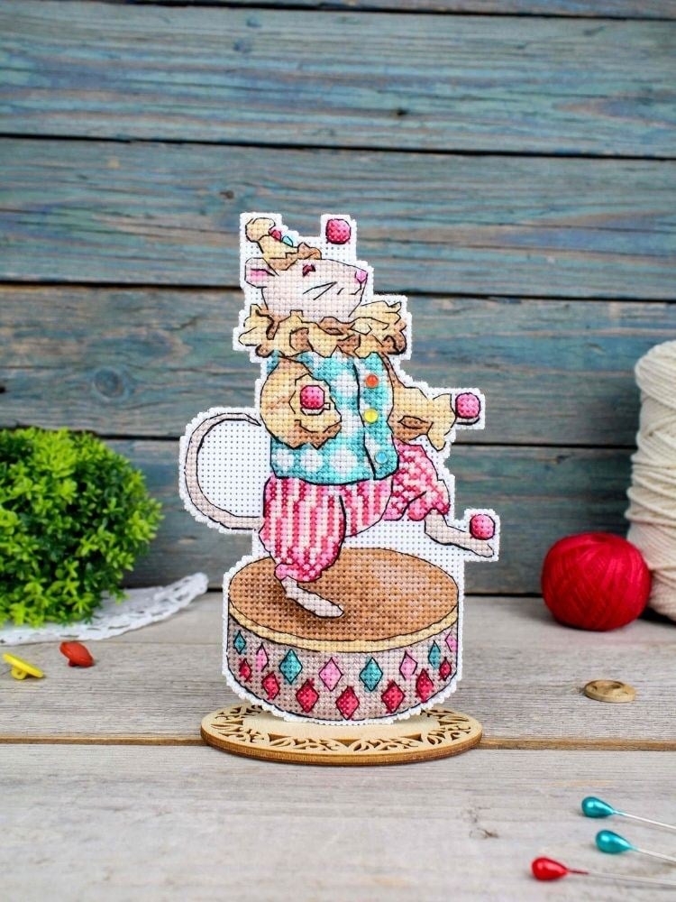 MP Studia Plastic Aida Cross Stitch Kit - P-1111
