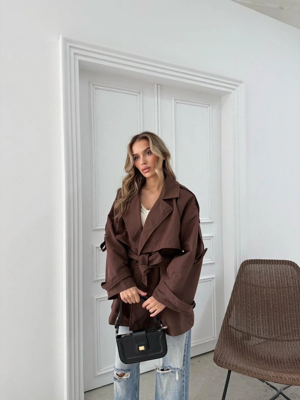 BEL KUŞAKLI DÜĞME DETAY İÇ ASTARLI OVERSİZE KISA TRENÇKOT KAHVE