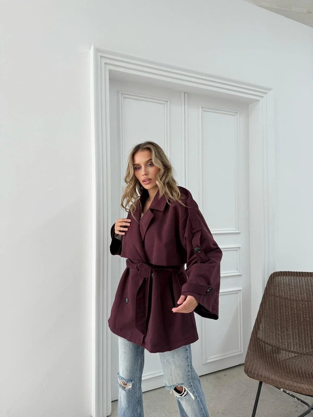 BEL KUŞAKLI DÜĞME DETAY İÇ ASTARLI OVERSİZE KISA TRENÇKOT MÜRDÜM