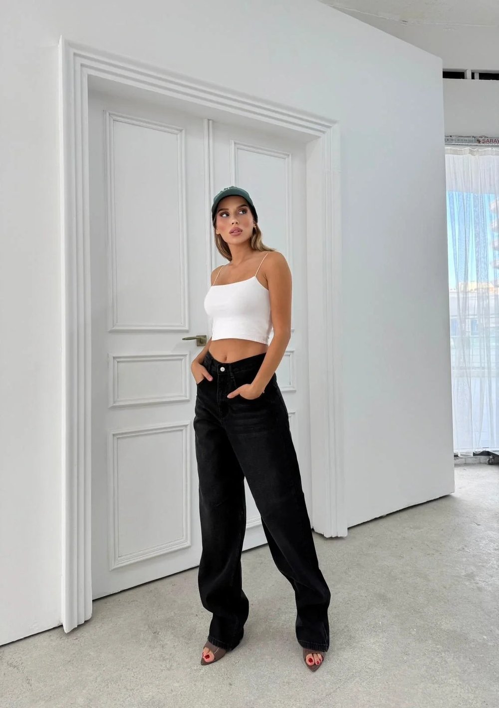 BEL TOKA DETAY BOL KESİM GENİŞ PAÇA BAGGY JEAN SİYAH