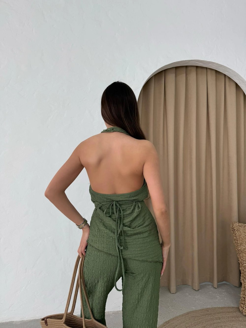 DEGAJE YAKA SIRT DEKOLTE BLUZ VE PANTOLONLU GOFRE İKİLİ TAKIM HAKİ