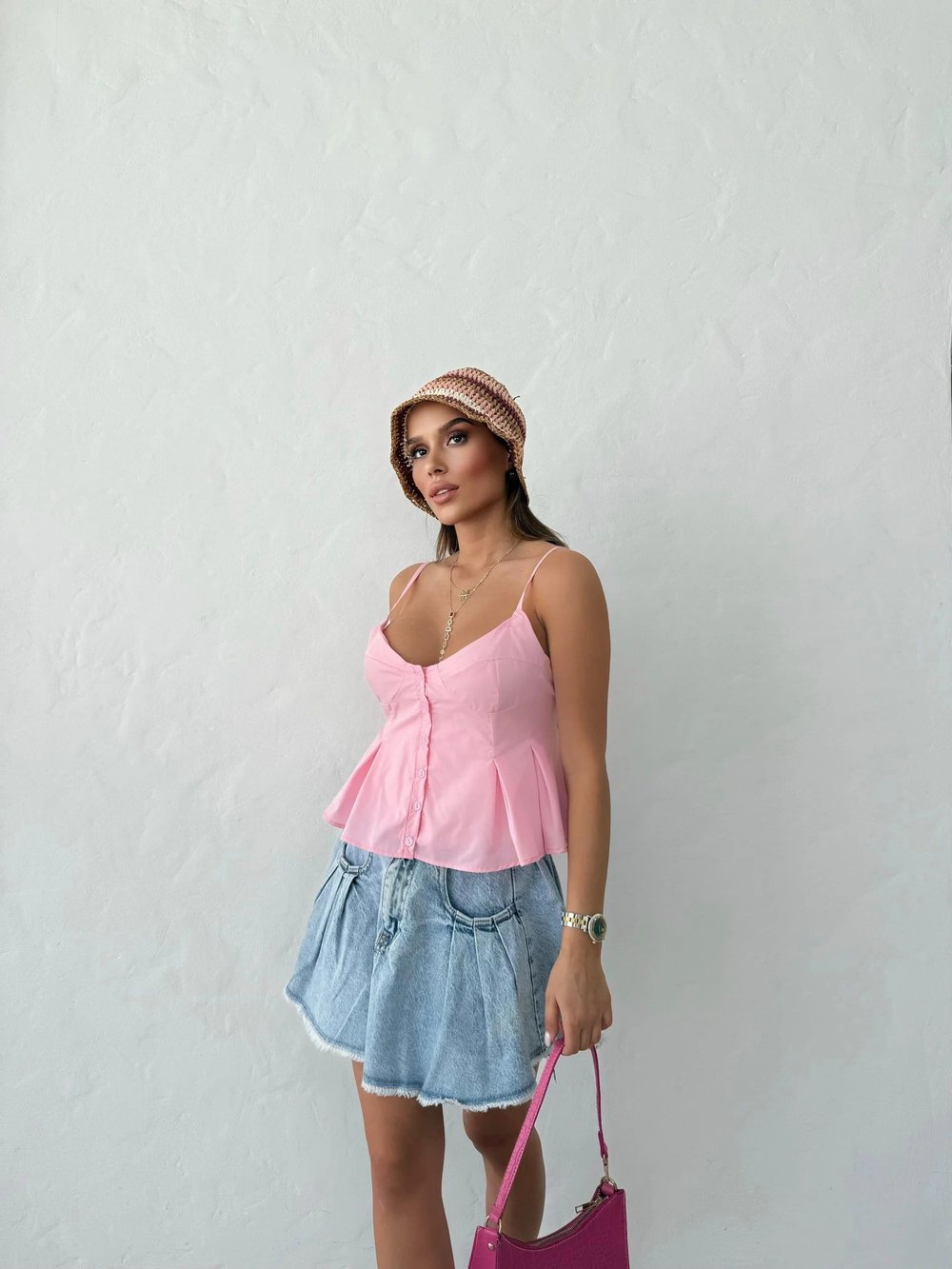 DÜĞME DETAY ASKILI BLUZ PEMBE
