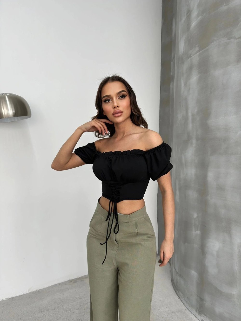 MADONNA YAKA BEL BAĞCIKLI BLUZ SİYAH